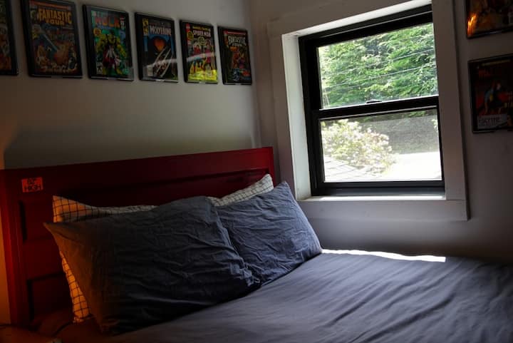 Spálňa komiksovej izby.