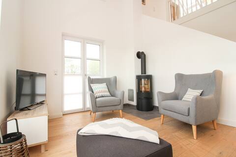 High-quality cottage with sauna for 6 persons
