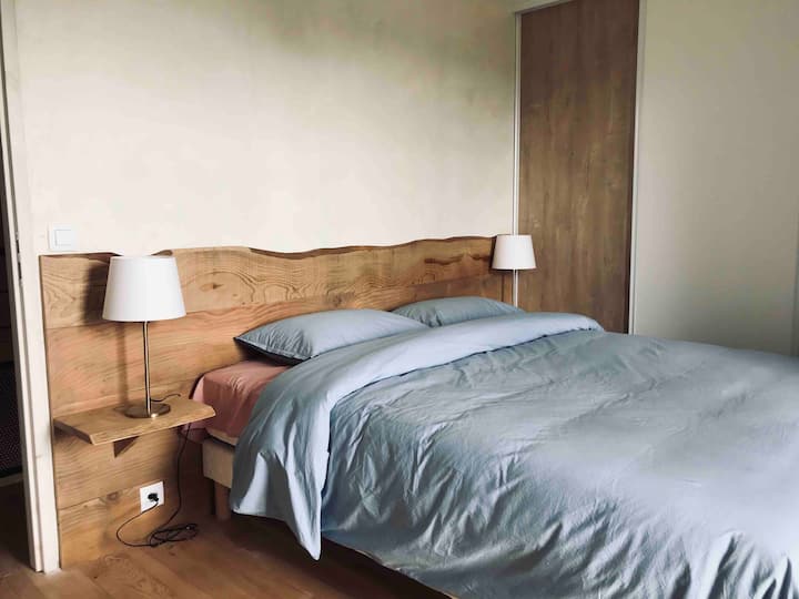 Chambre 2 lit queen ზომა 160