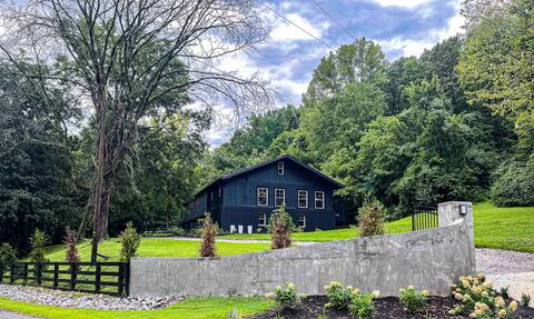 Sunnyside Manor 2 Home Barndominium -both included