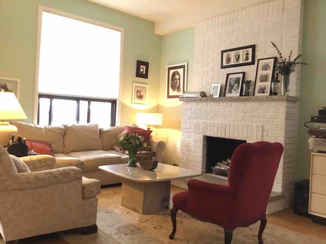 TORONTO HOME FOR RENT