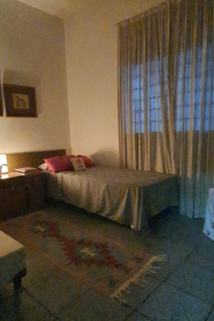 Dhomë dyshe me pamje nga ballkoni anësor