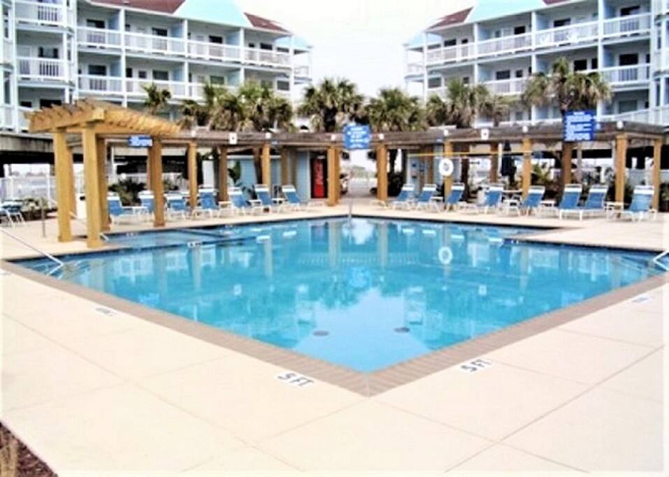Heated pool with lot's of sun