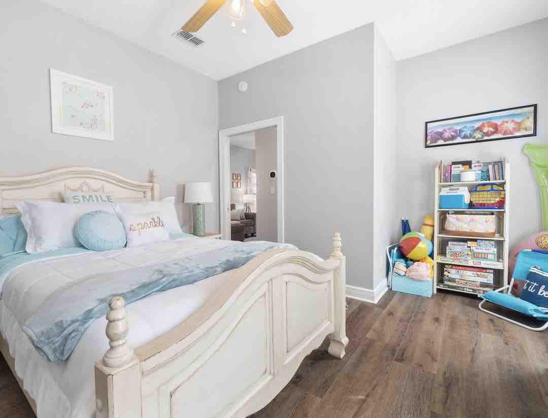 Главна спална соба со обезбедена плажа/пливање и игри 