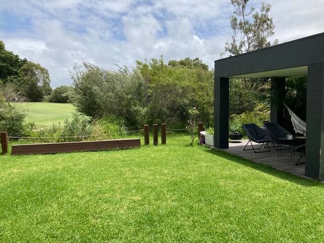 Resort Villa in Manly + lap pool