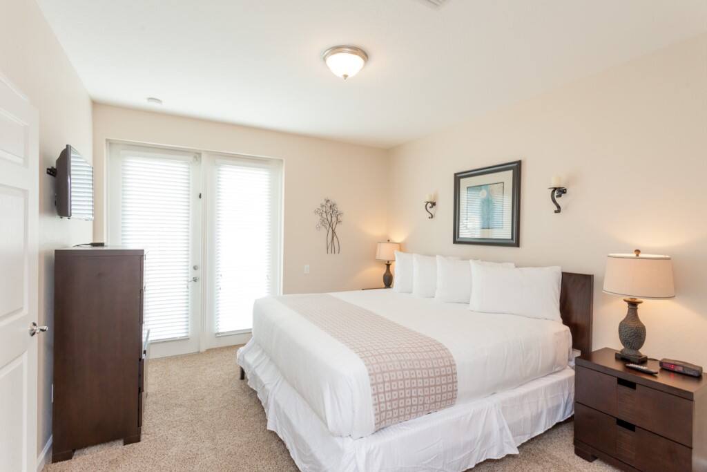 Furniture,Lamp,Bedroom,Indoors,Room