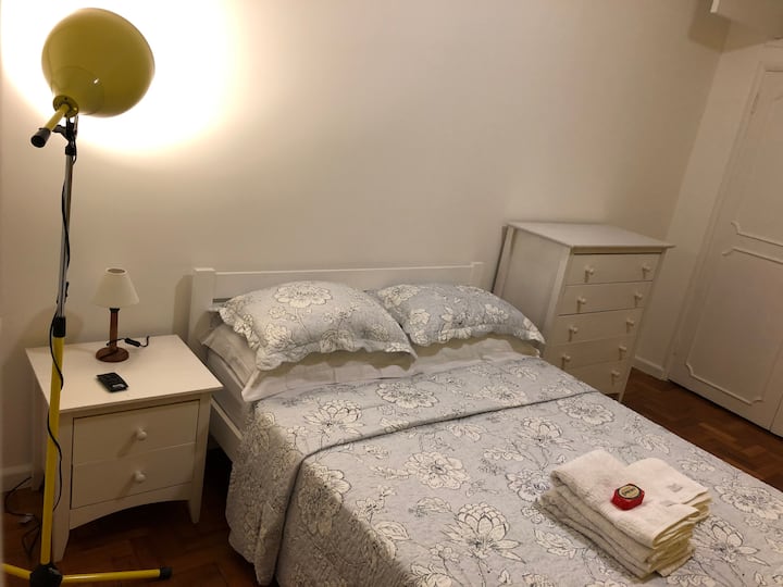 još jedna prostrana soba...