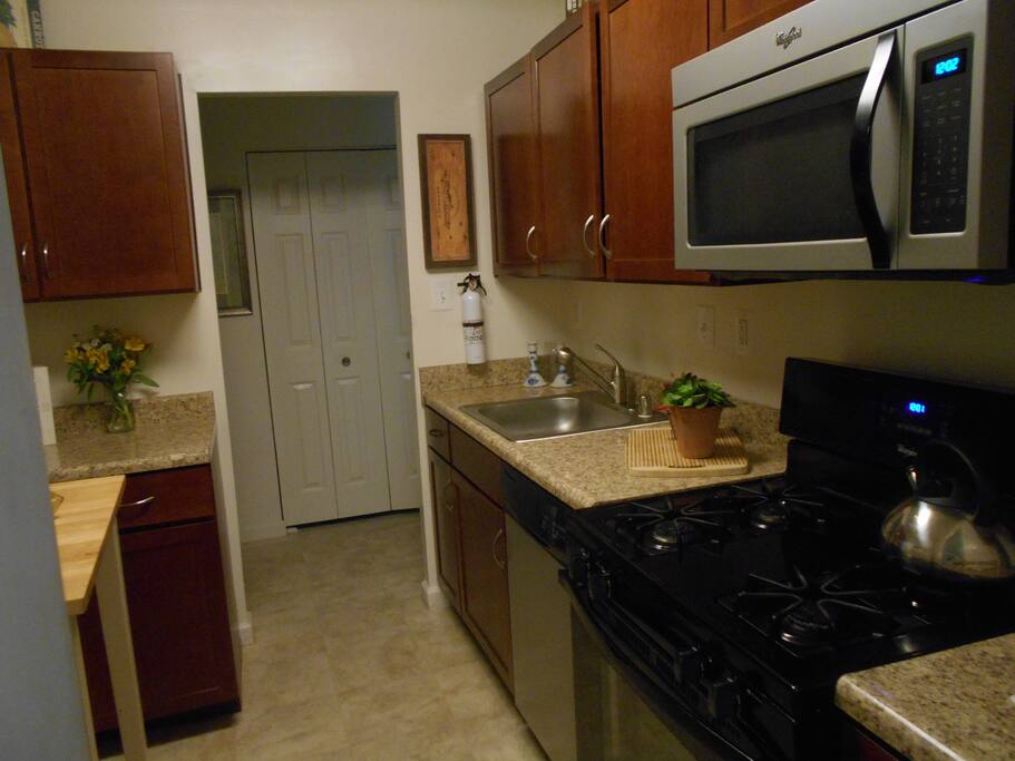 Fully equipped kitchen.