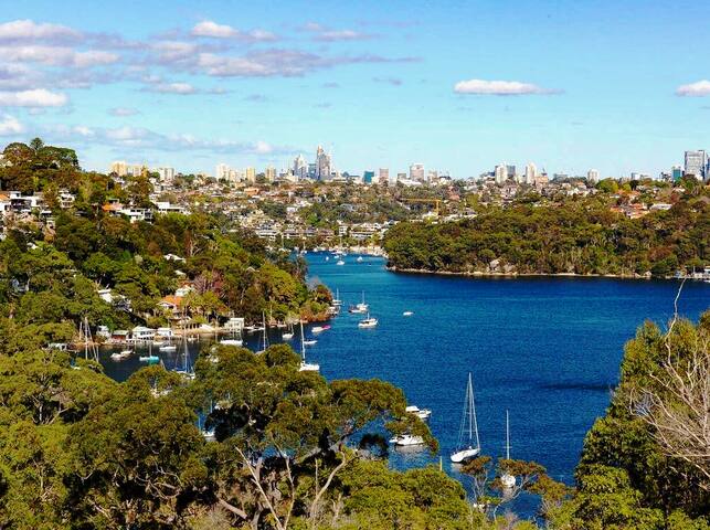 Spectacular Middle Harbor & CBD views gallery image 2