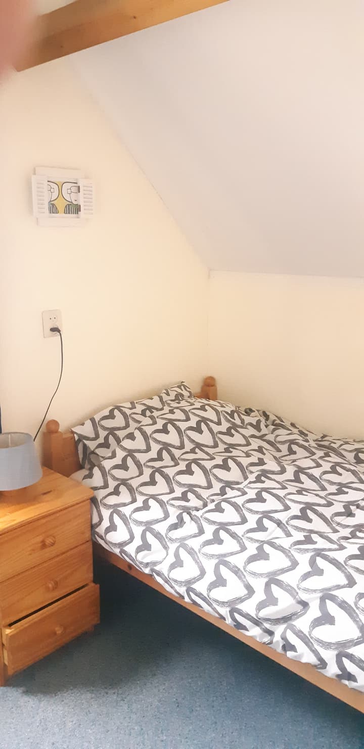 Schlafzimmer 1