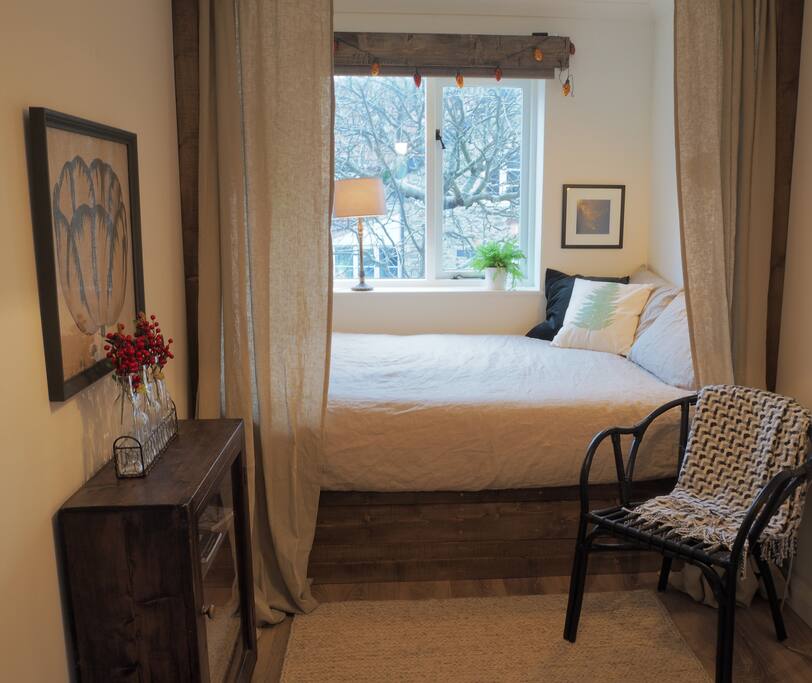 Bed Nook