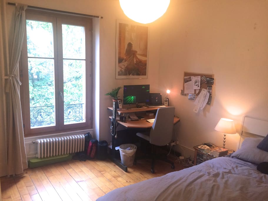 Bedroom 1: double bed