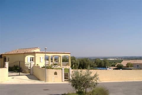 SPACIOUS VILLA BETWEEN MONTPELLIER, NIMES AND THE SEA