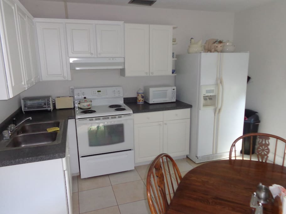 Full Kitchen with microwave