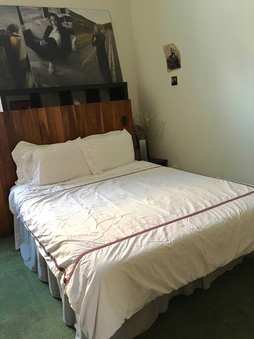 Green Bedroom: This is the room that everyone stayed in before I made the master bedroom available. This queen sized bed is fantastic.