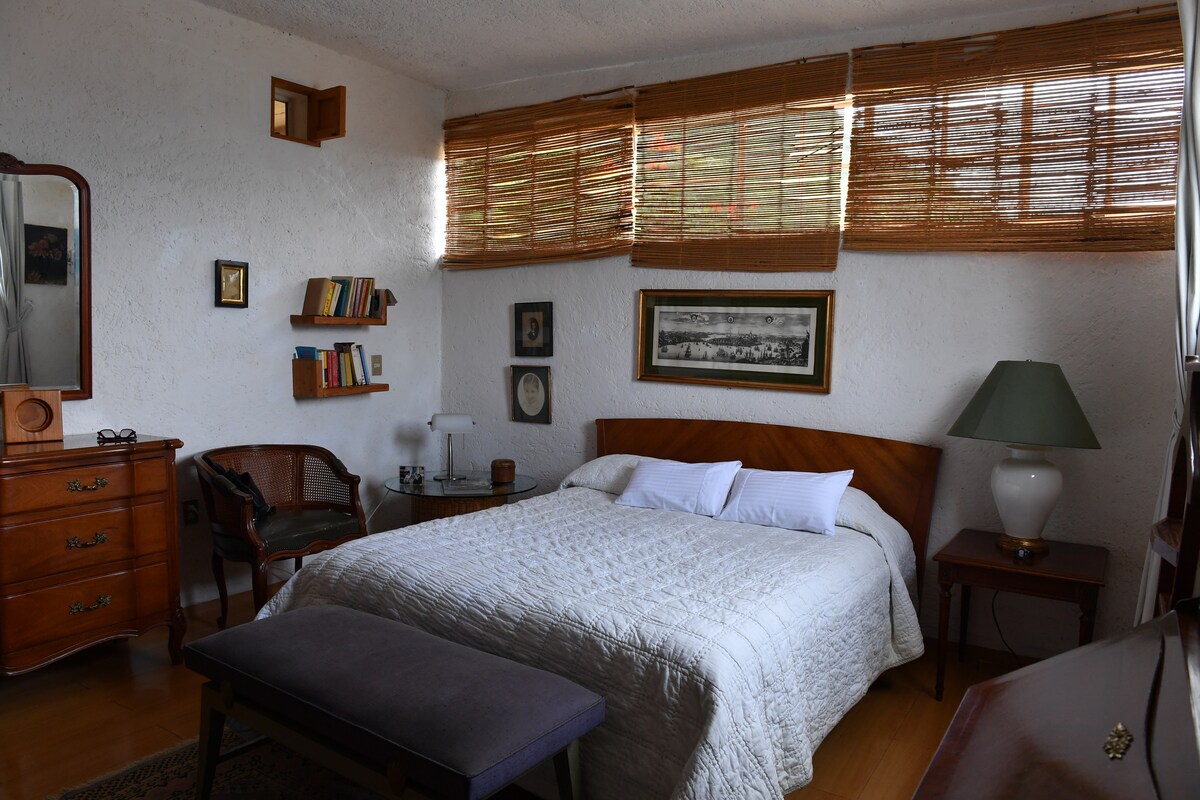 Მთავარი საძინებელი #1, საწოლი 152 × 203 სმ