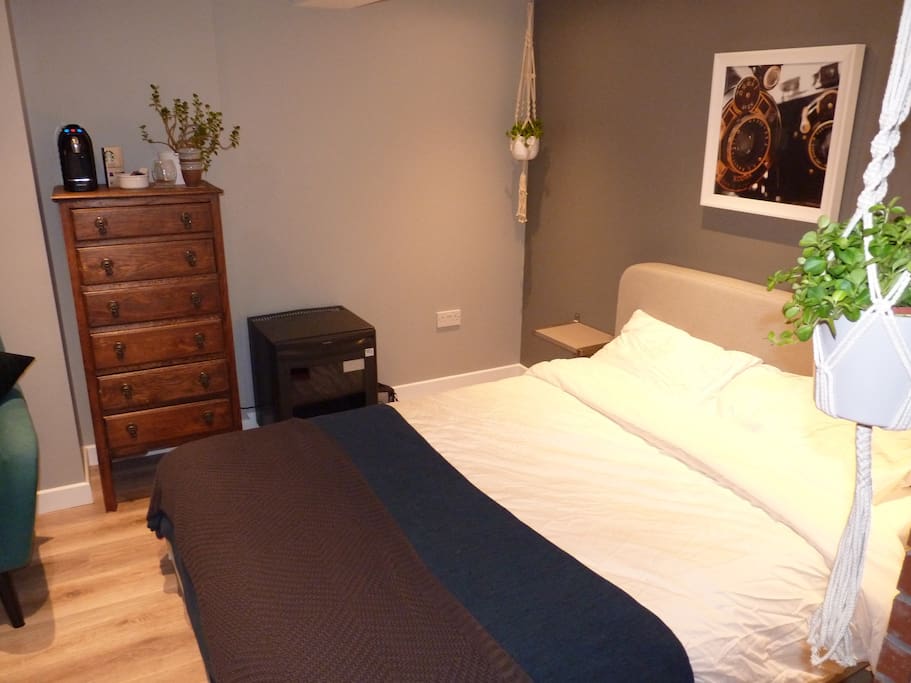 King size bed