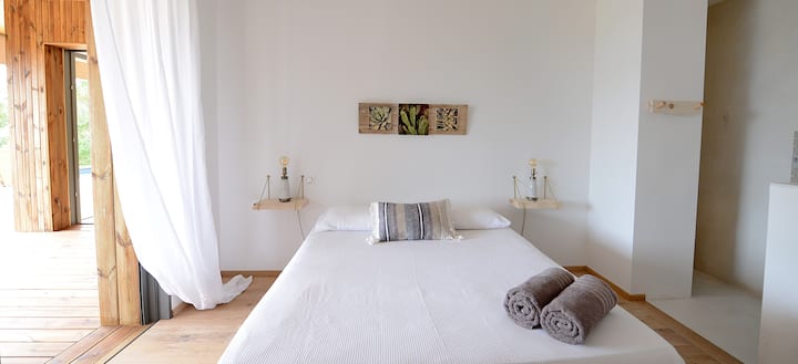 habitación 2 con cama de 160 y baño