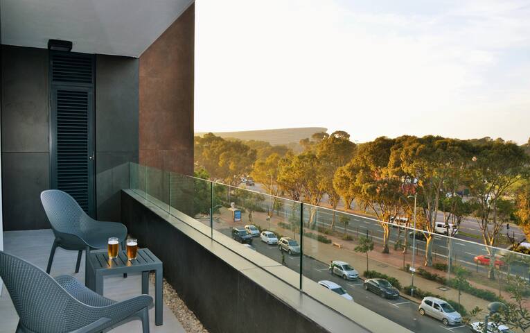 Luxury Green Point Apt w/ Balcony & City Views gallery image 2
