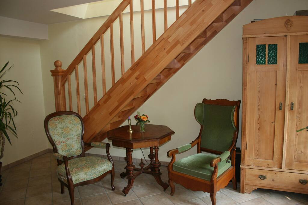 ... a cozy and comfortable place to stay and discover the "Redwine-City" and the scenic landscape on the river Rhein.