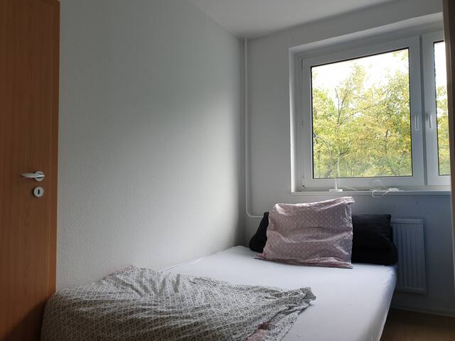 Günstiger Schlafplatz gegenüber der Uniklinik