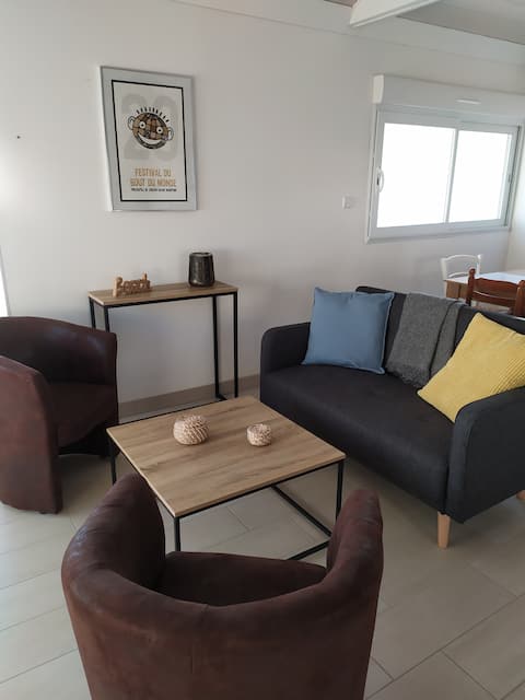 Top performing Airbnb: Saint-Nic: house with view of Pentrez in Saint Nic