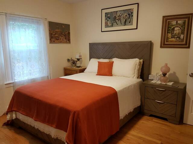 *TRANQUILITY Private Room. let the birds sing !*