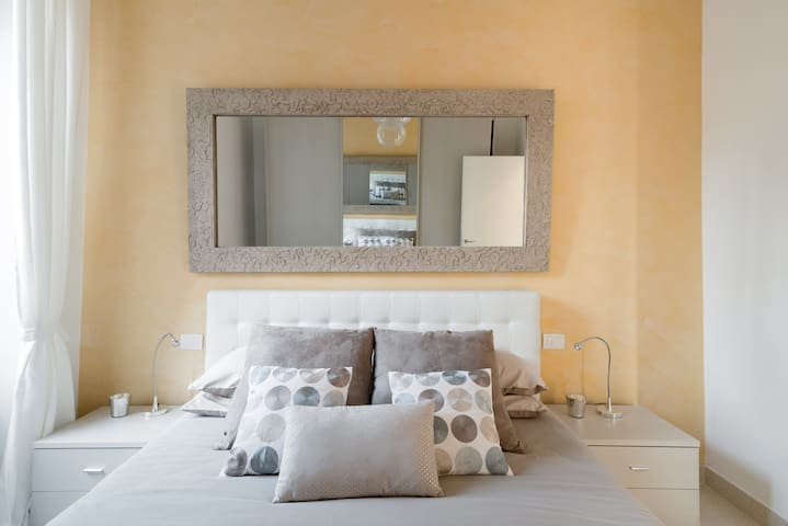Brightful Boutique Apartment in the Heart of Trastevere gallery image 2