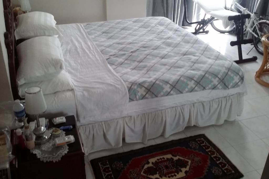King sized bedroom
