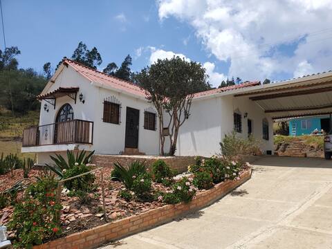 Country house only 5 minutes from Chquinquira