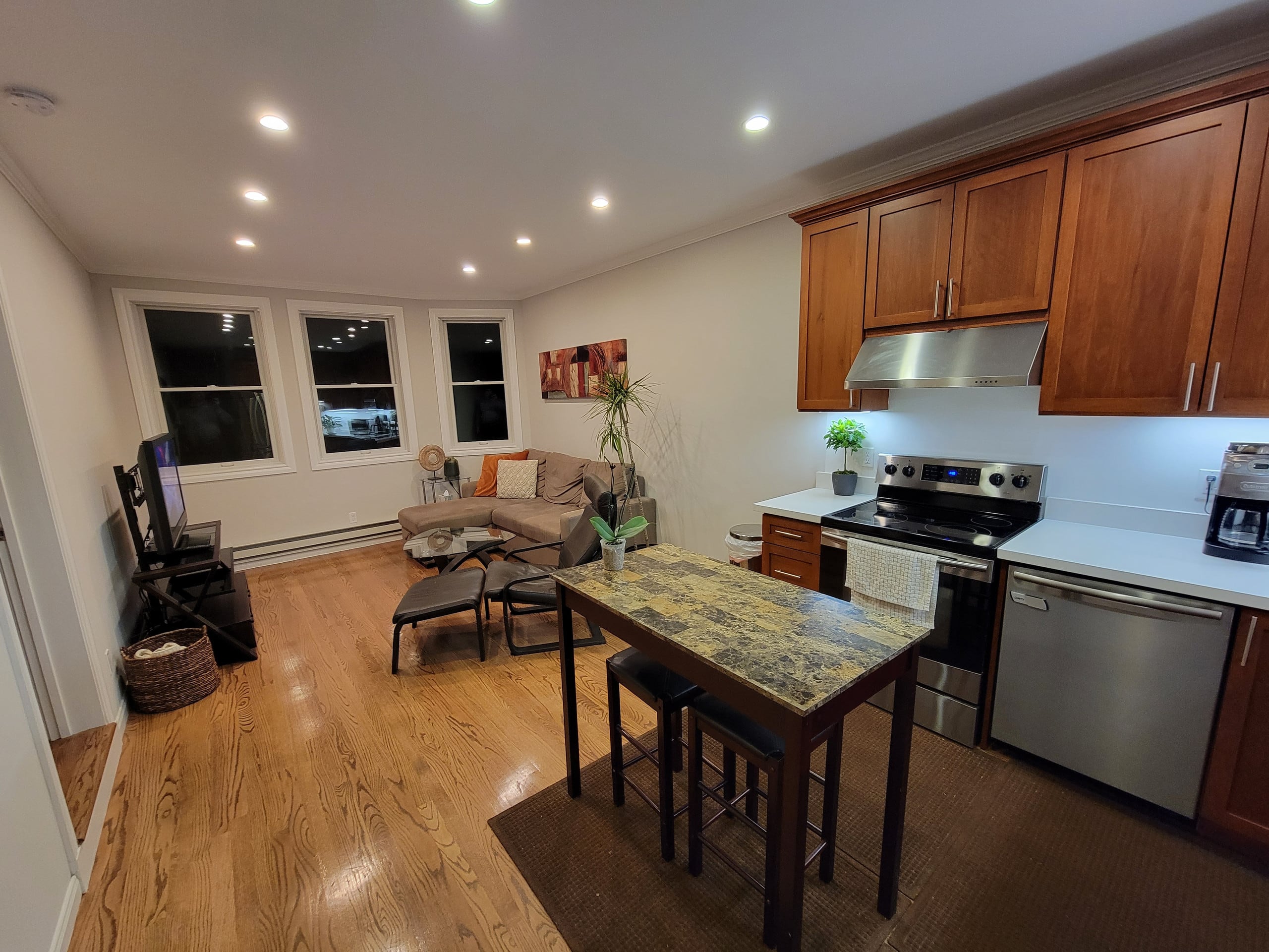 Condo in San Francisco · ★4.8 · 2 bedrooms · 3 beds · 1 bath - Image 5