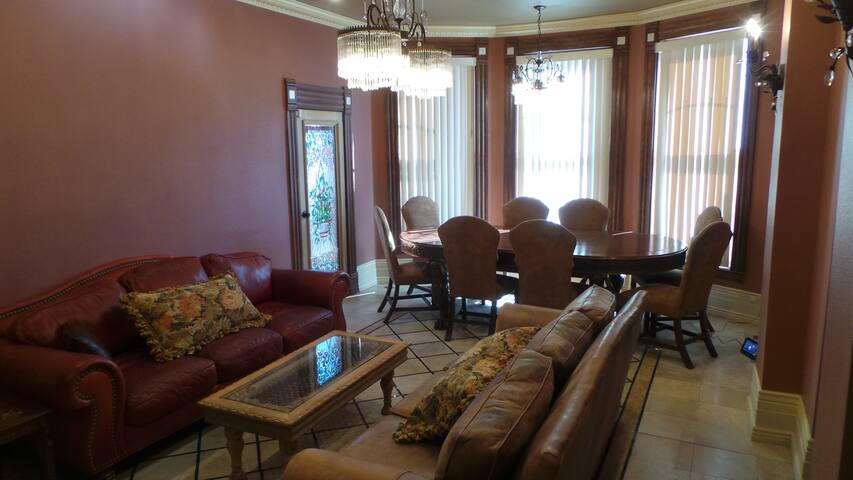 Unique Historic Victorian Mansion near Downtown gallery image 5