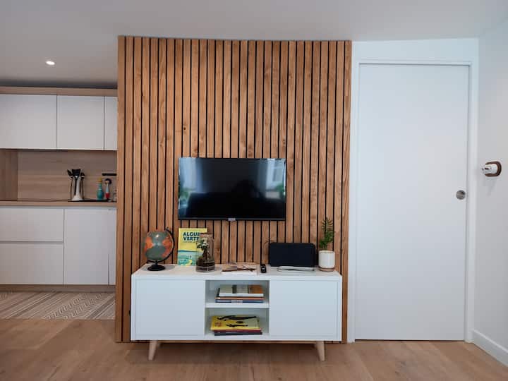 интелигентна телевизионна зона с оптични влакна и Netflix