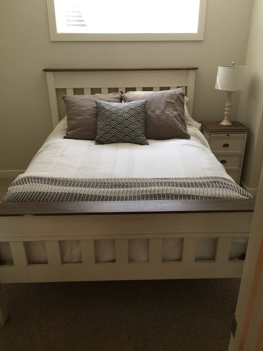 Private queen bedroom