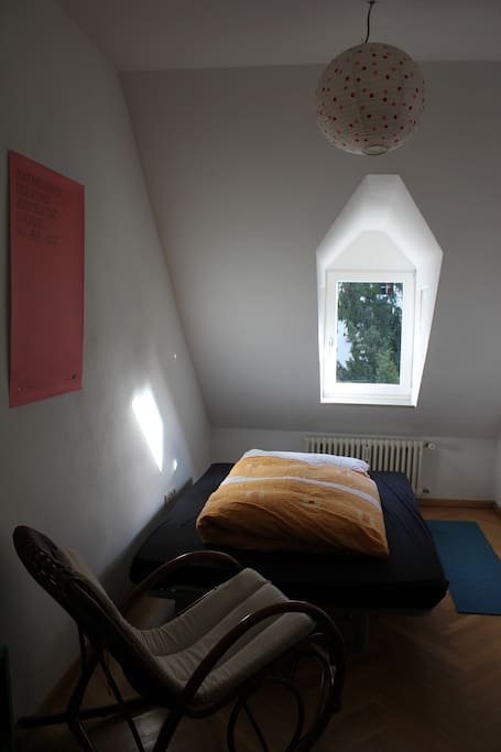Willkommen in unserer gemütlichen Altbau-Oase mittem im Herzen der Wiehre.