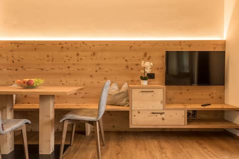 Successful Airbnb property: Apt Mirko - House Costs in Santa Cristina Gherdëina