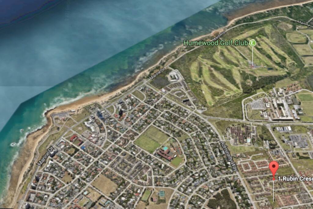 Close Beach & Golf Course