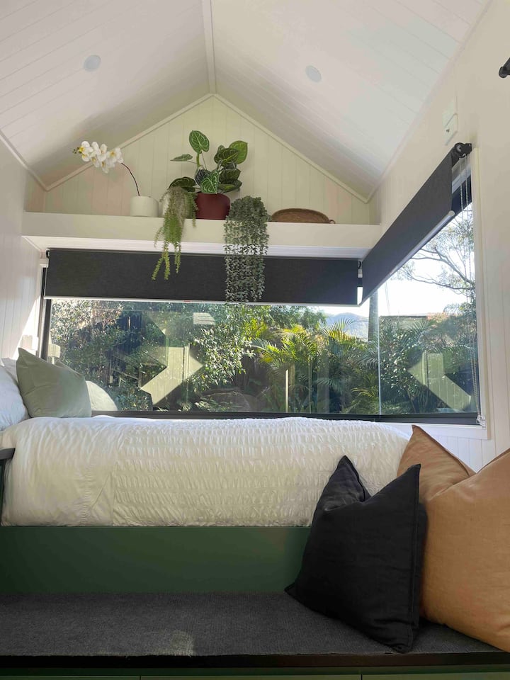 Thirroul Tiny House: Private Rainforest Garden - Austinmer