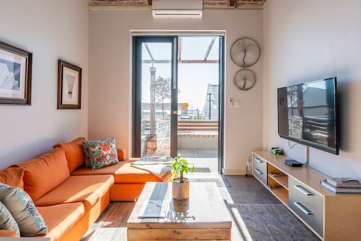 The Duke Loft Suite: 5min from the CBD gallery image 2