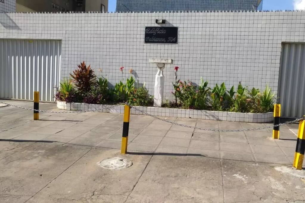 Faixada de entrada do prédio