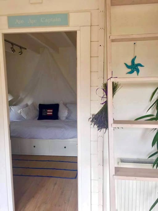 Bedrooom with shower and toilet ensuite
