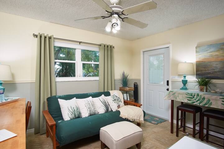 St Pete Private Suite Guest Suites For Rent In Saint Petersburg Florida United States
