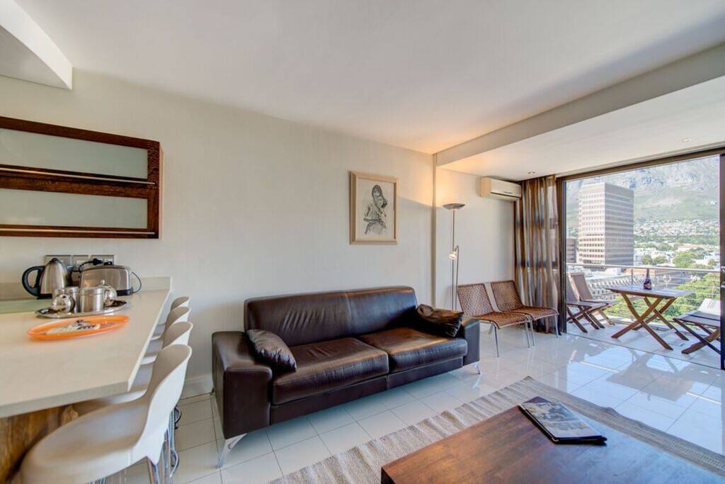 Open plan living overlooking Table MOuntain
