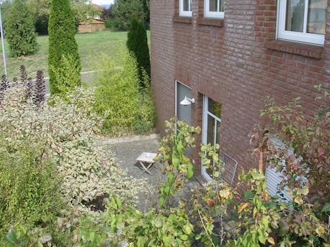 Quietly located non-smoking apartment in a suburban location