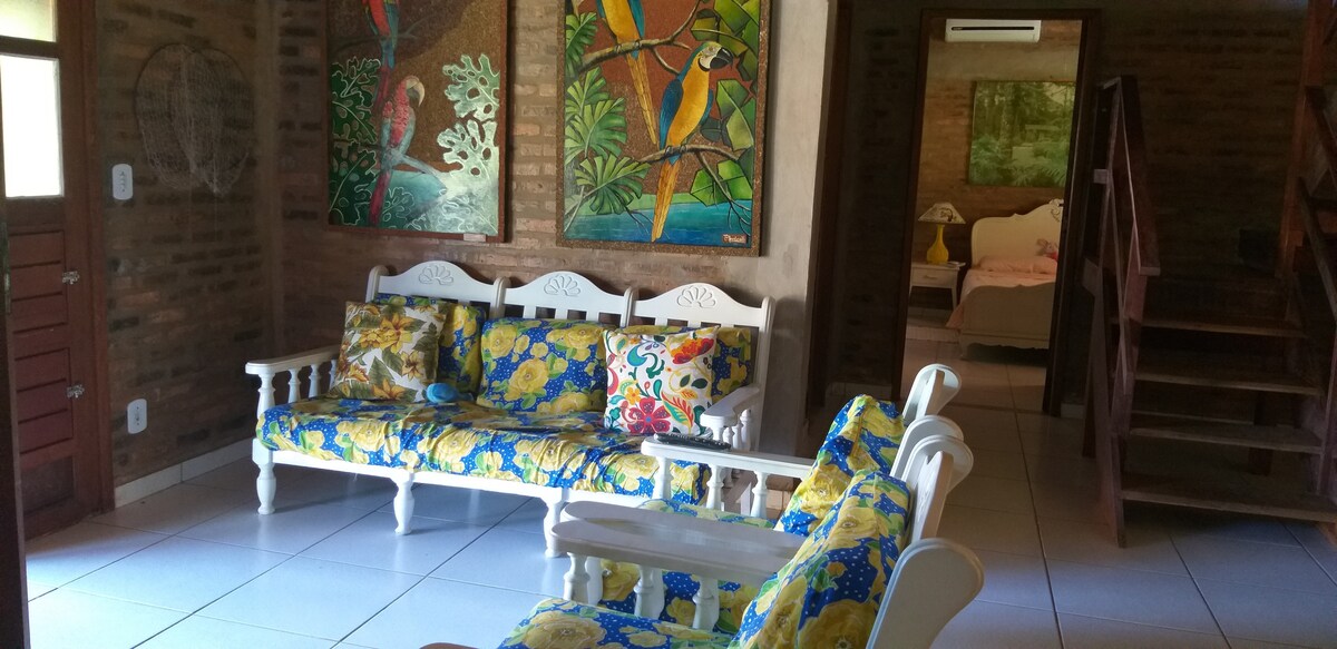 Top Airbnb: Casa Baleia Dourada, with swimming pool and large garden! in Mucuri