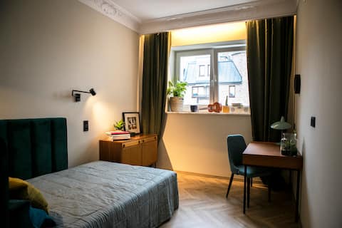 Popular Airbnb listing: Cosy, comfortable & beautifully located in Mazowieckie