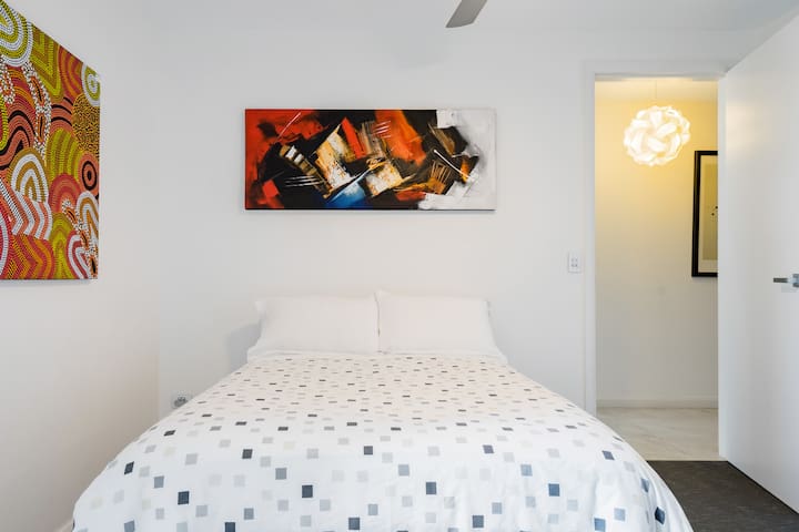 Direct Water Access to Pittwater from a Creative Retreat gallery image 5