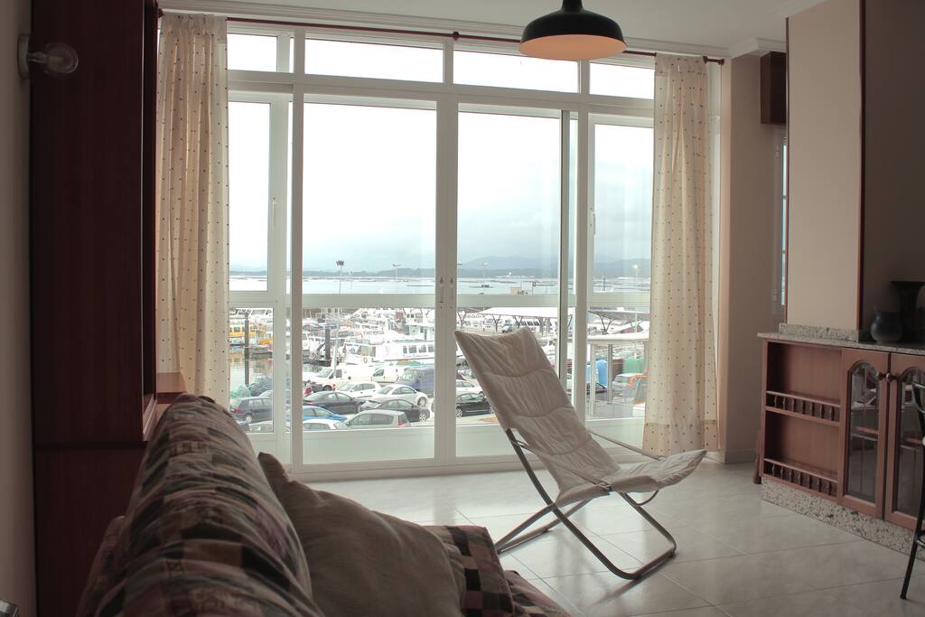 Picture window