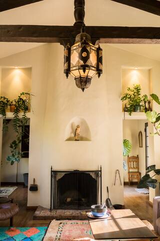 Beautiful Spanish Style Hacienda Oasis with Pool gallery image 2