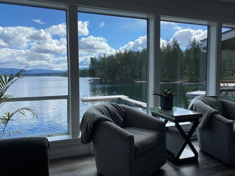 Private lakefront house on Beautiful Sproat Lake